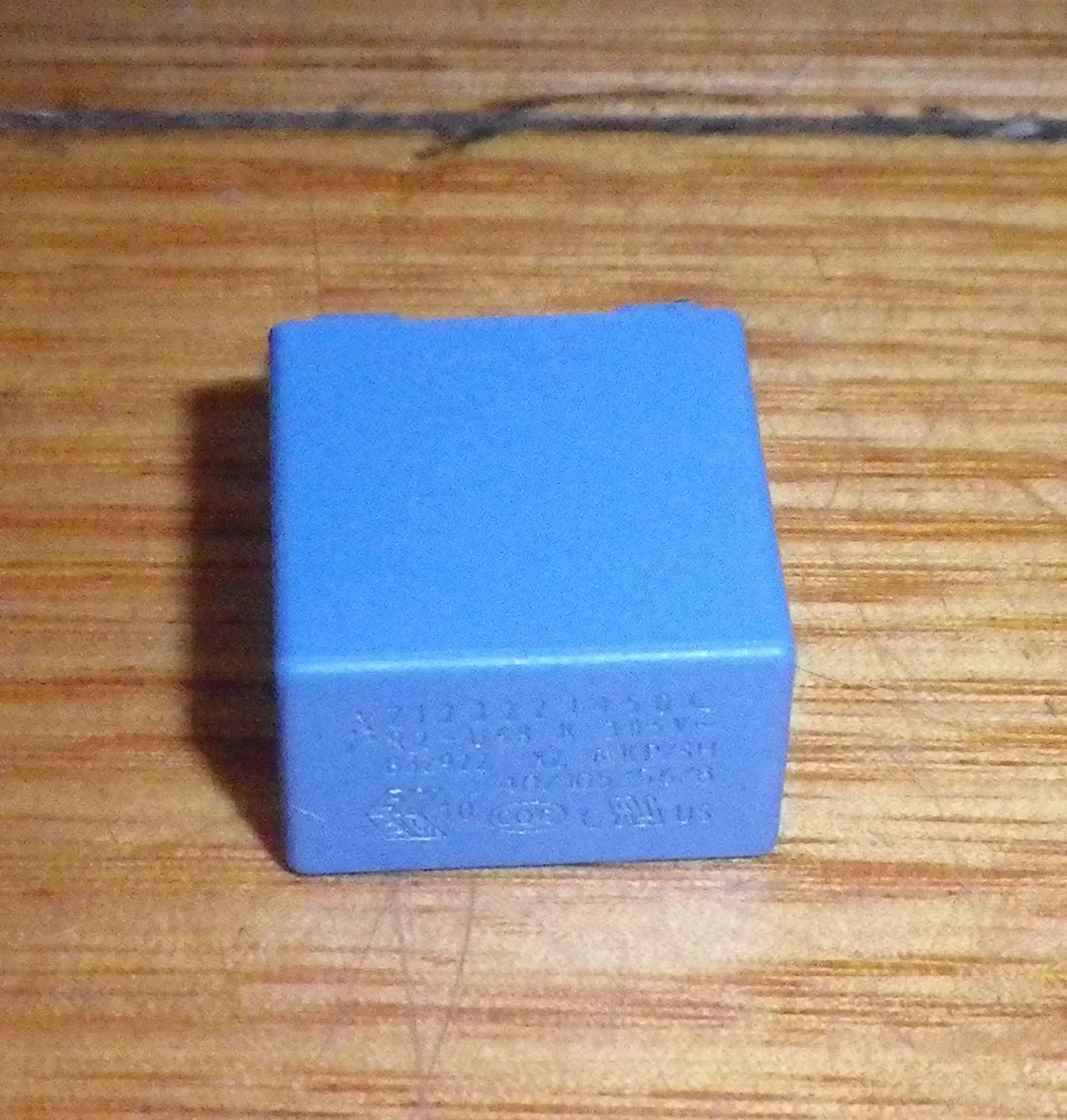 0.68uF 305VAC X2 PolyPropylene Suppression Capacitor - Part # B32922C3684K000