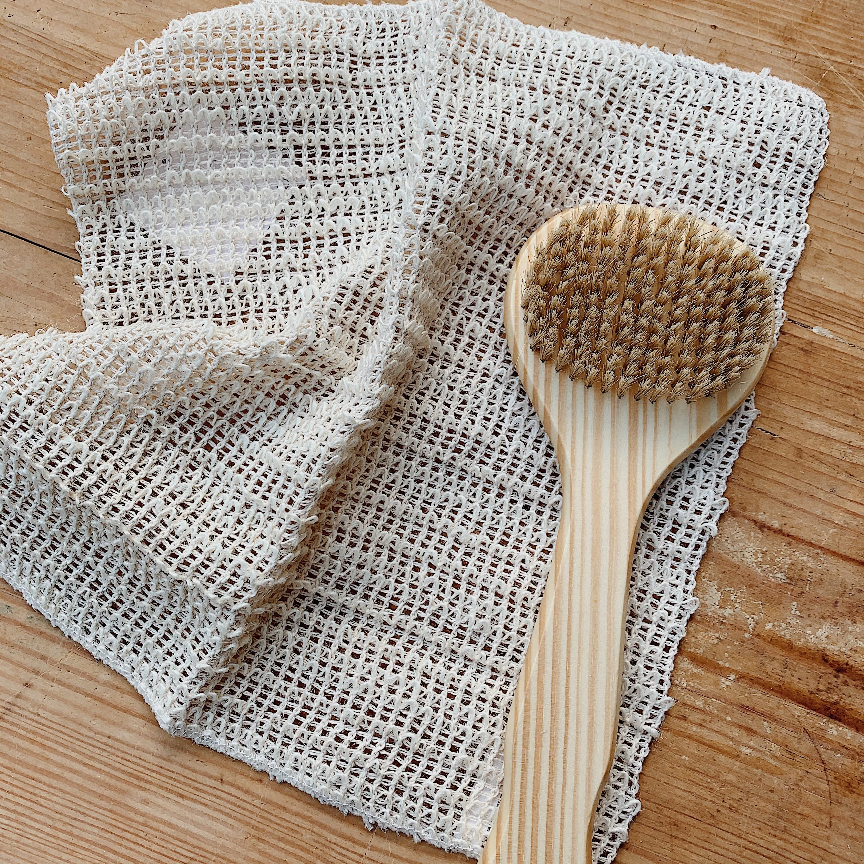 10" Cedar Bath Brush