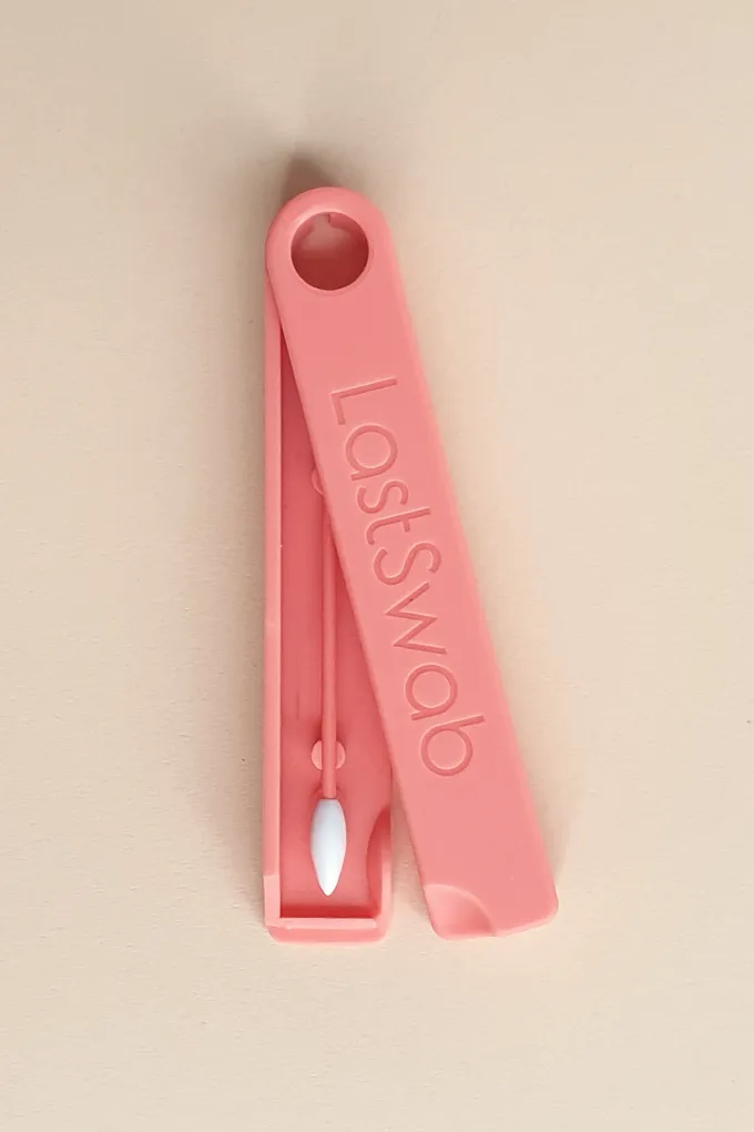 LastSwab reusable makeup swab